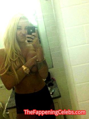 Amanda bynes topless shes the man